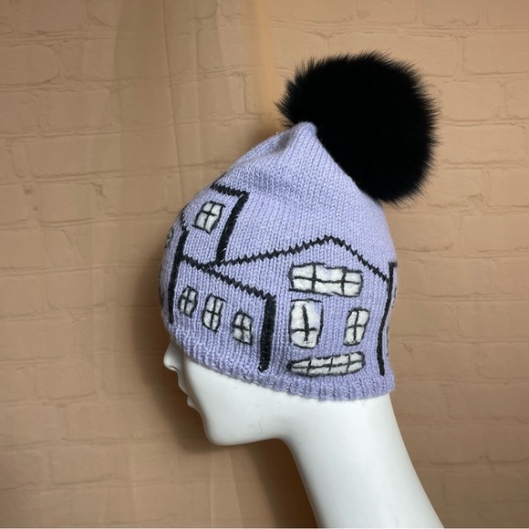 Handmade knit wool hat with houses and real fox detachable pompom main image 8